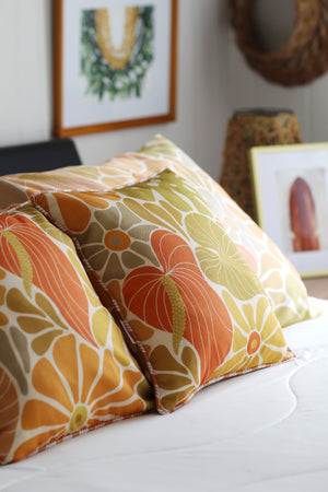 Retro Mu’u Warm Pillow Cover