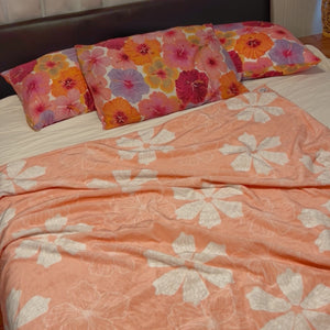 Light Coral Cone Shell & Hau / Light Pink Hau Double-Sided Cozy Blanket