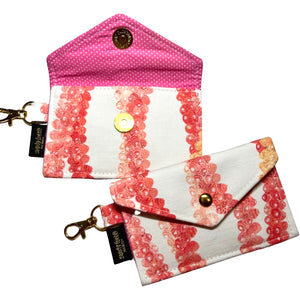 Lei Pūpū White Envelope Card Wallet
